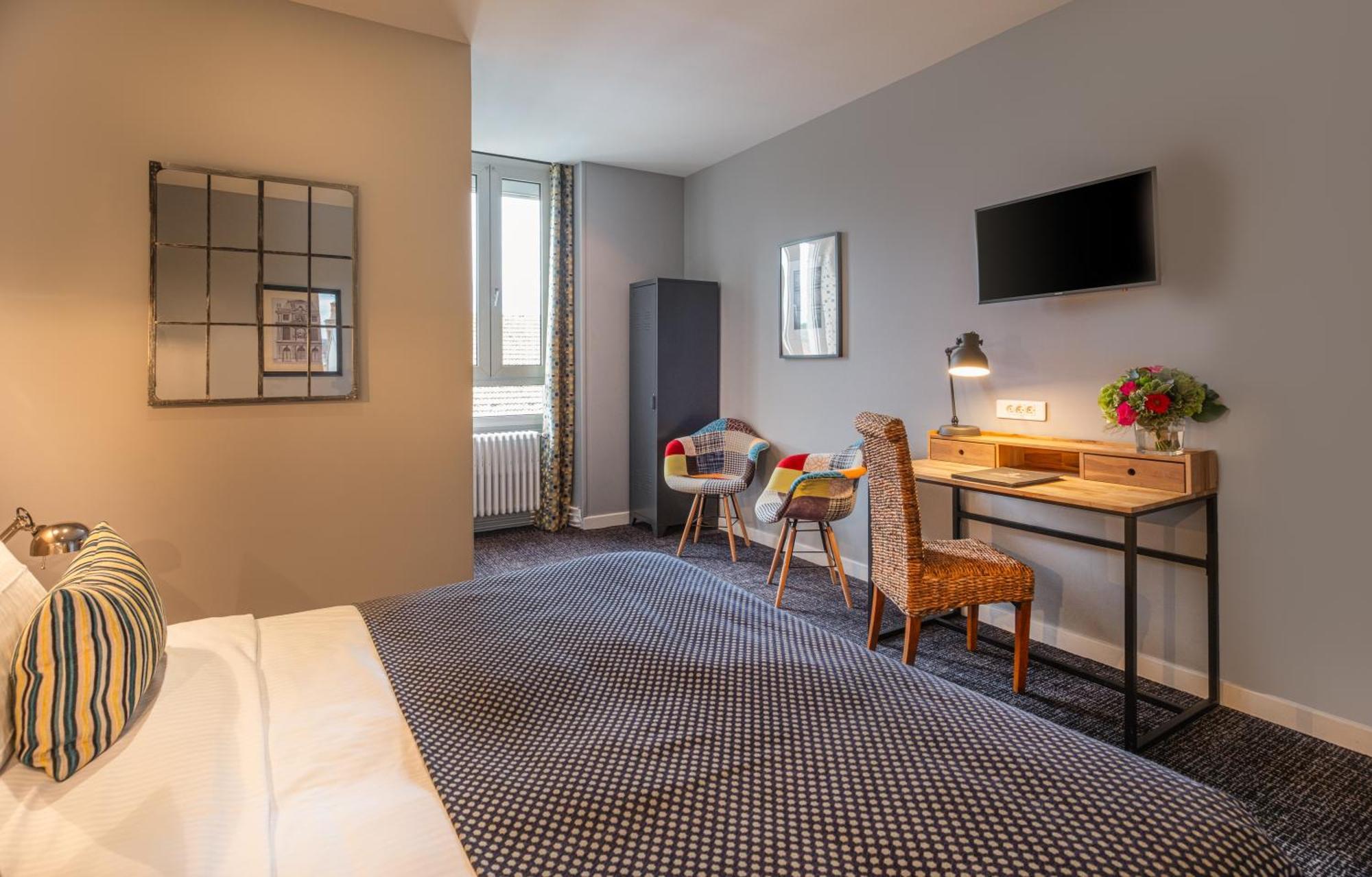 Le Nouvel Hotel Oyonnax Exterior foto