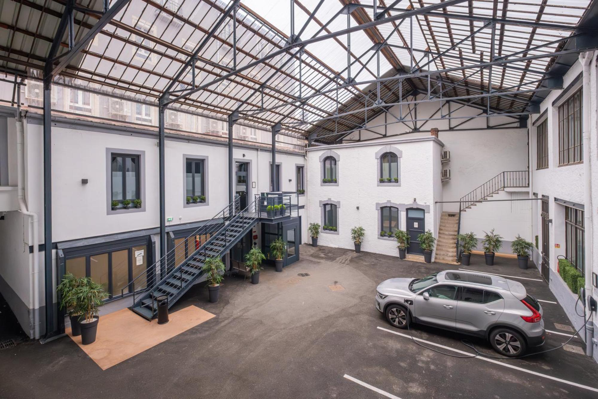 Le Nouvel Hotel Oyonnax Exterior foto